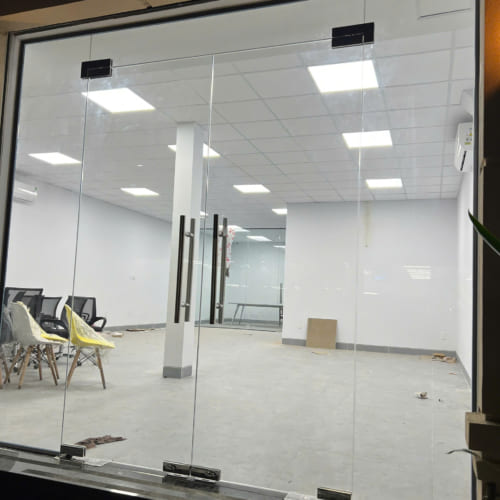 thi-cong-cua-kinh-gia-re